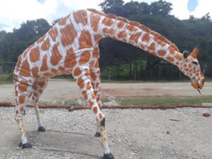 ESCULTURA DE JIRAFA