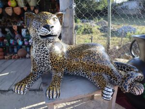 JAGUAR DORADO