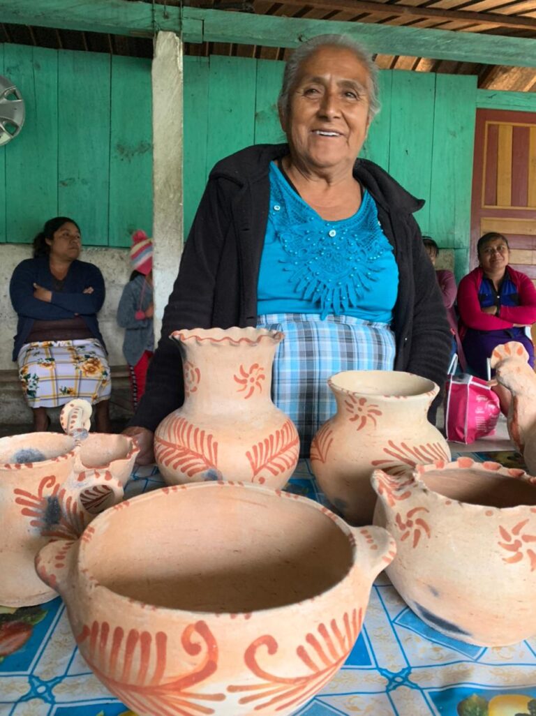 Nuestra artemana doña Lesvita López H.