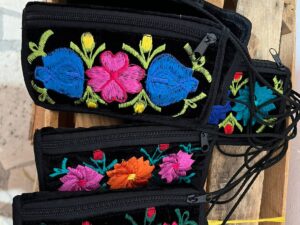 BOLSITAS DE TERCIOPELO NEGRO