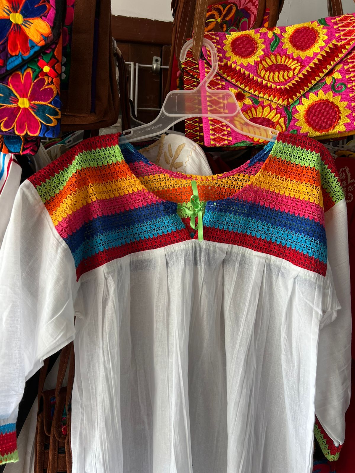 BLUSAS CON TEJIDO A MANO