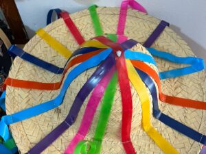 SOMBREROS INDÍGENAS COLORIDOS CON LISTONES