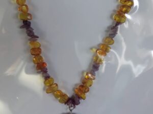 JUEGO DE CUARZO CON DIJE DE ÁRBOL DE LA VIDA