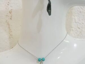 COLLAR EN TONOS VERDE Y AZUL